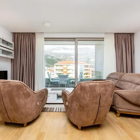 Apartment Lora In Budva