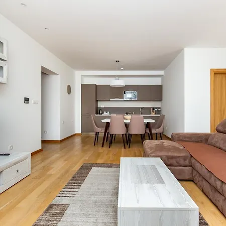 Lora In Apartment *
