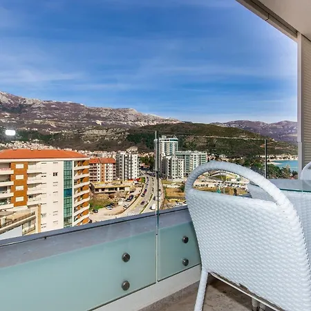 Apartment Lora In