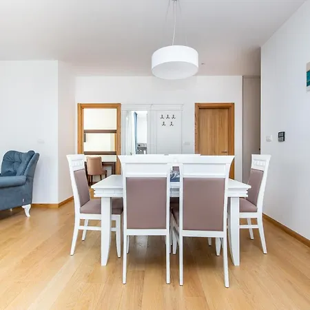 Apartment Lora In